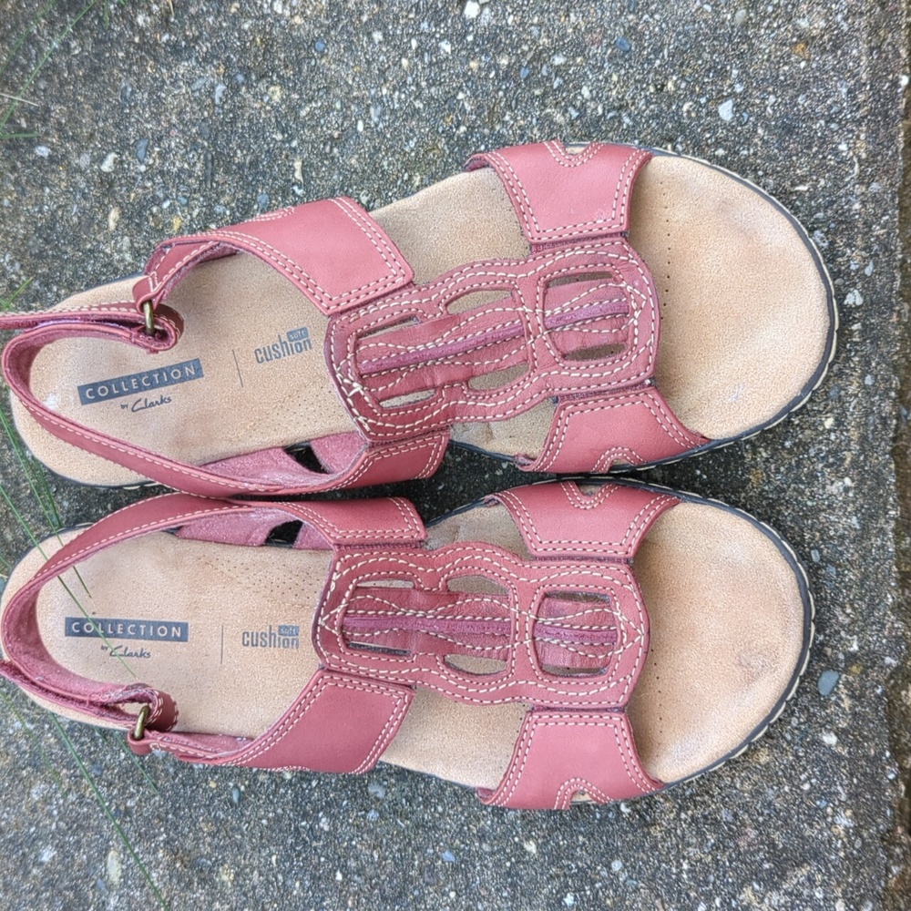 Clarks soft cushion sandals red 8.5